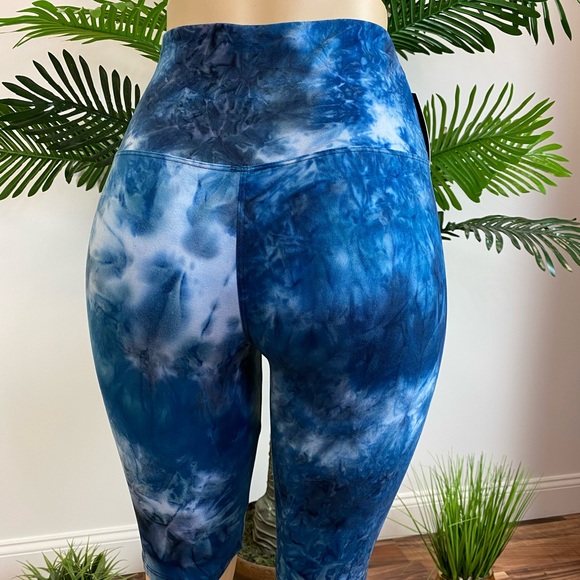 ‼️ Blue Tie Dye Leggings Active Wear Biker Shorts - Picture 2 of 8